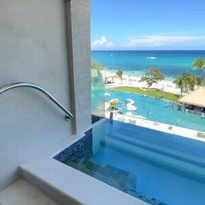 Meet your Posher, Paris